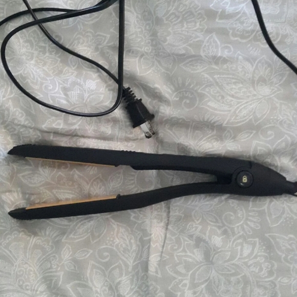 New hot tools ceramic flat iron main image 4